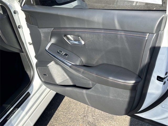 Used 2022 Nissan Sentra SR w/ SR Premium Package image 24