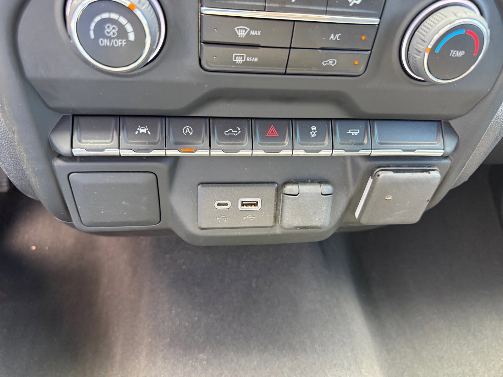 Used 2023 Chevrolet Silverado 1500 Custom image 26