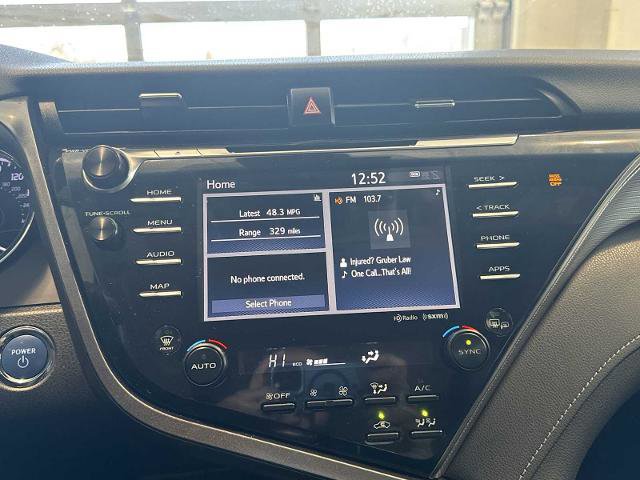 Used 2019 Toyota Camry SE w/ Sunroof Package image 12