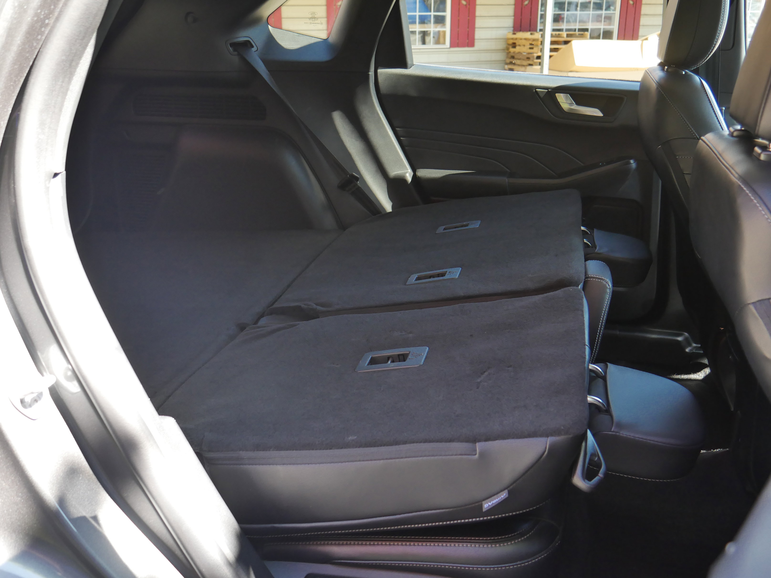 Certified 2025 Ford Escape Platinum AWD/4WD image 27