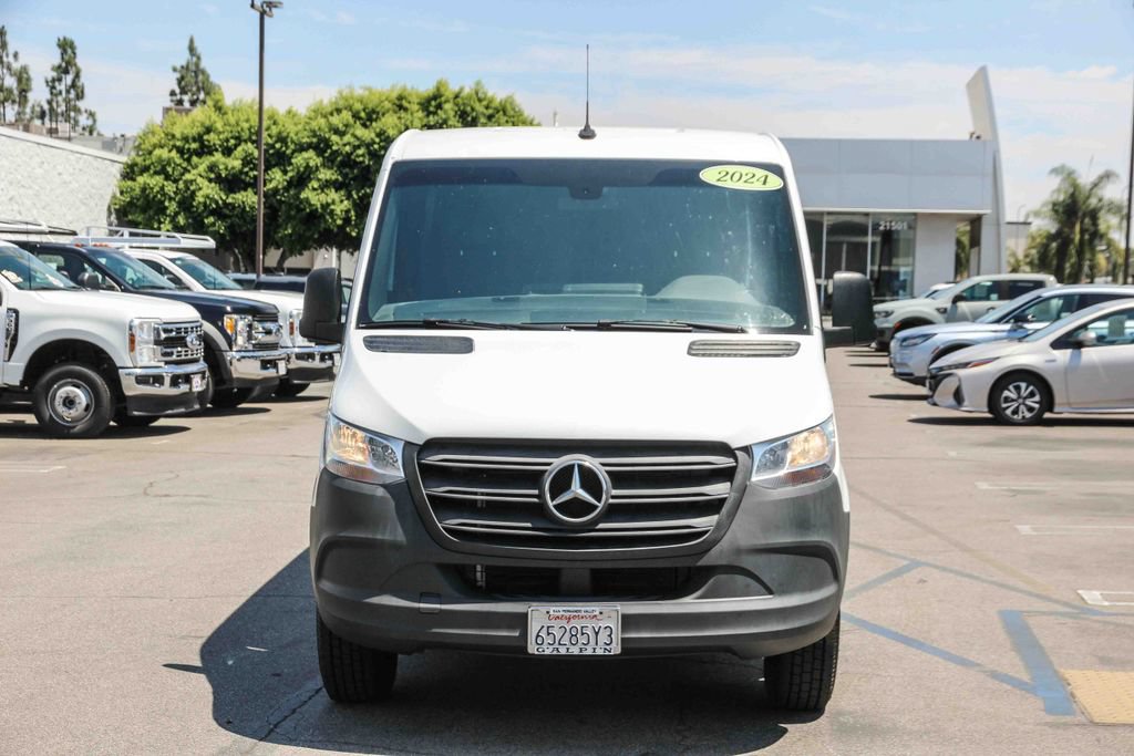 Used 2024 Mercedes-Benz Sprinter 2500 image 2
