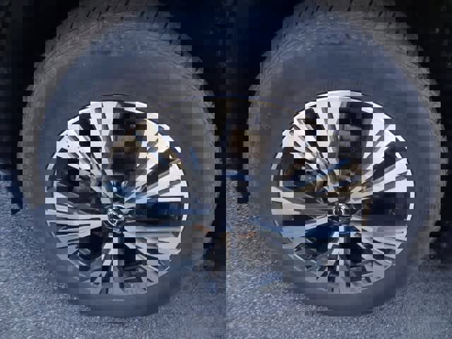 Used 2023 Nissan Rogue SV image 22