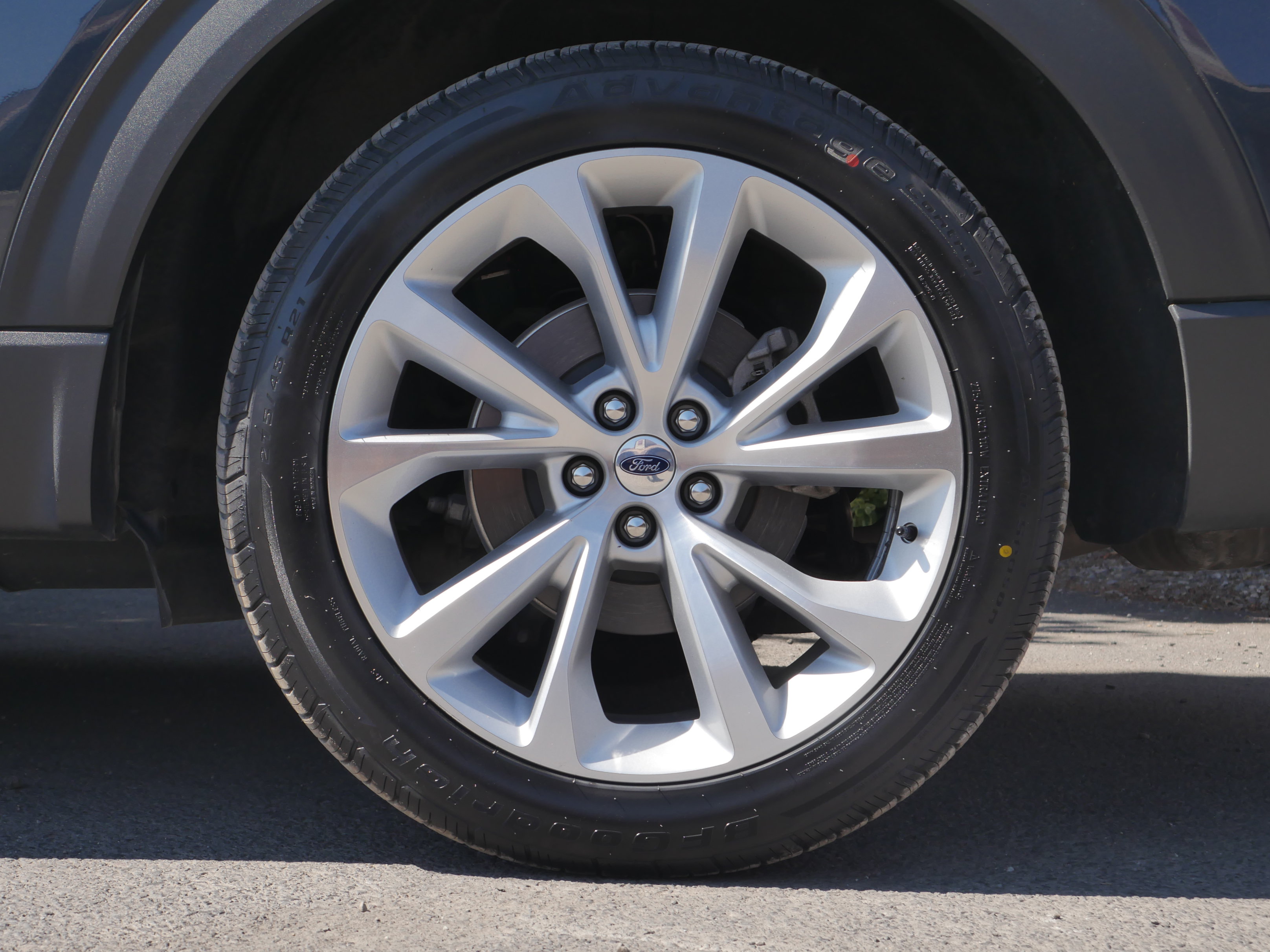 Certified 2024 Ford Explorer Platinum AWD/4WD image 16