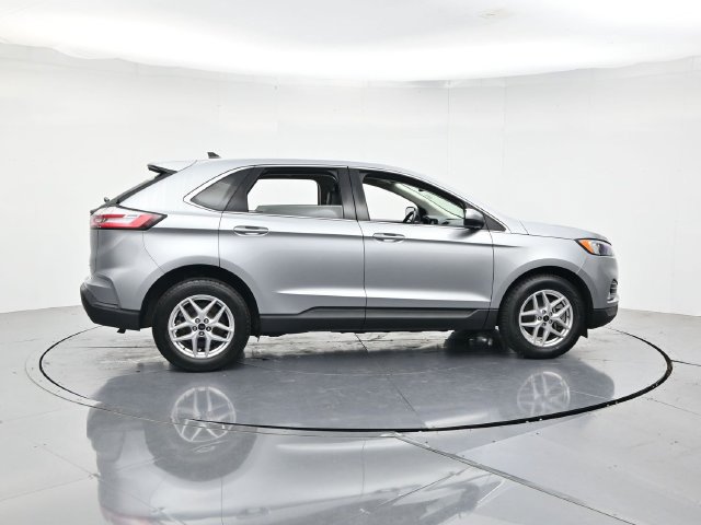Certified 2023 Ford Edge SEL w/ Convenience Package AWD/4WD image 2