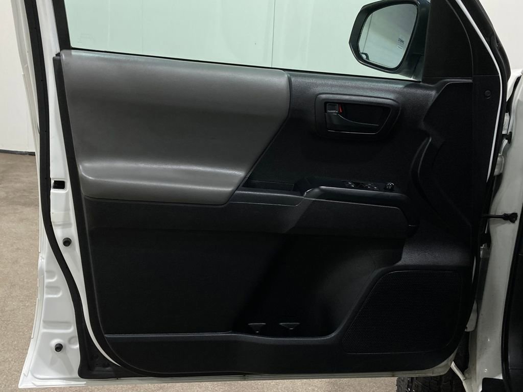 Used 2022 Toyota Tacoma SR image 16
