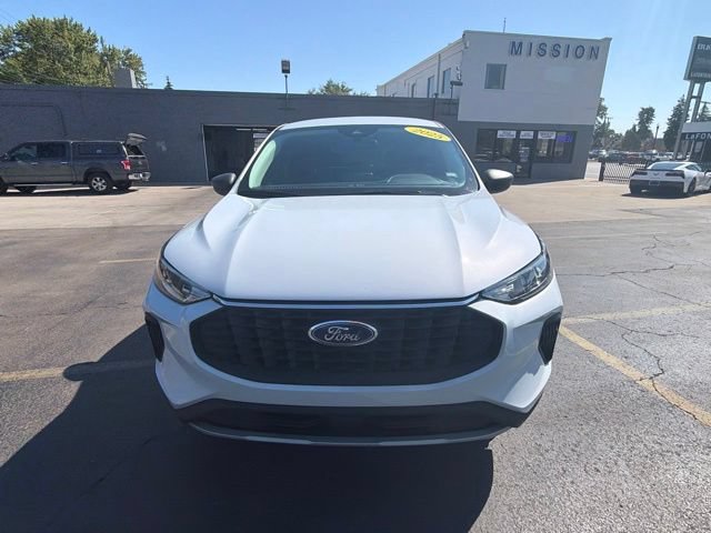 Certified 2025 Ford Escape Active AWD/4WD image 2