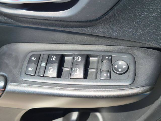 Used 2020 Jeep Cherokee Trailhawk AWD/4WD image 15