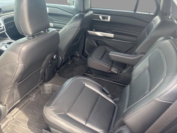 Certified 2023 Ford Explorer XLT w/ Equipment Group 202A AWD/4WD image 11