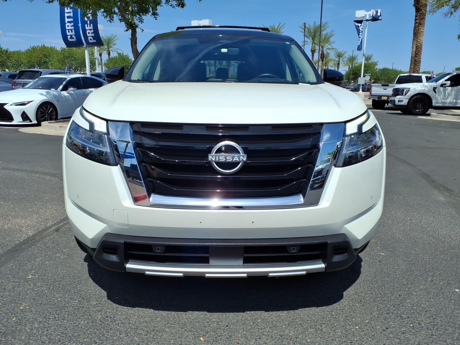 Used 2024 Nissan Pathfinder Platinum AWD/4WD image 2