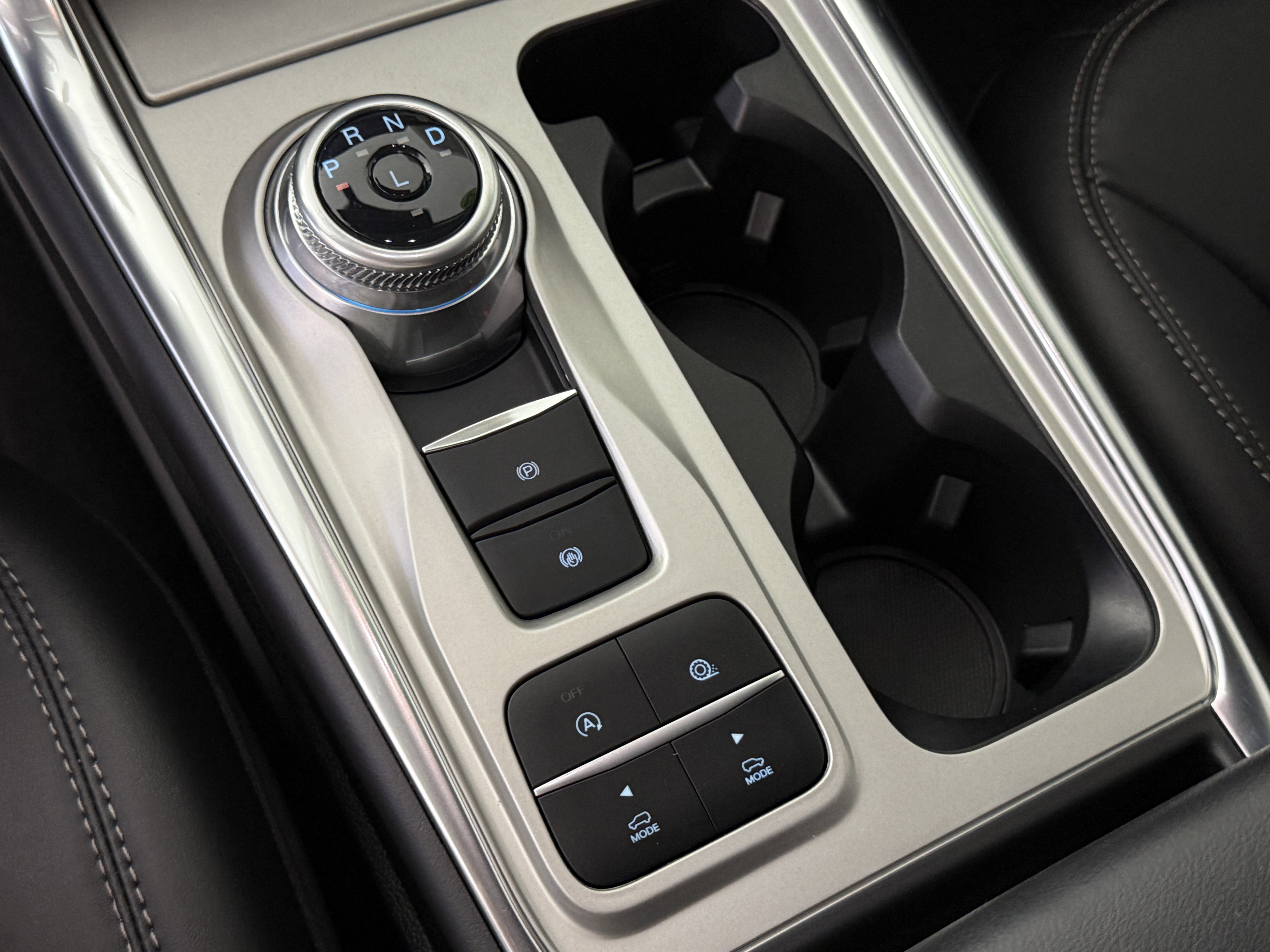 Certified 2023 Ford Explorer XLT w/ Equipment Group 202A image 23