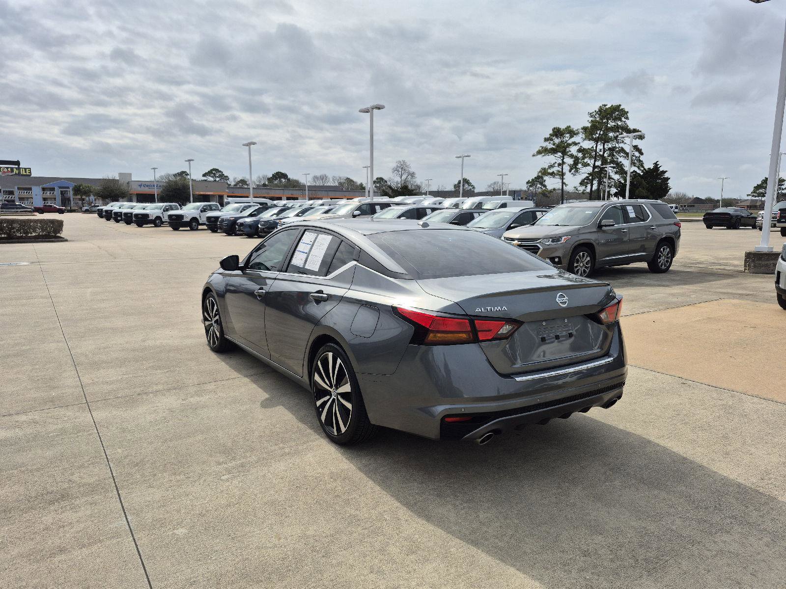 Used 2022 Nissan Altima 2.5 SR image 3