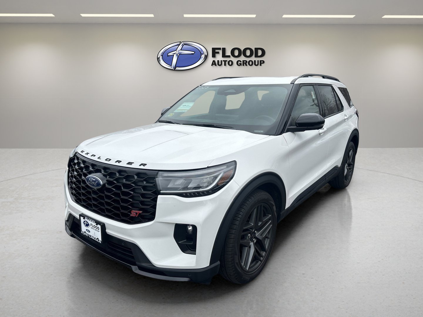 Certified 2025 Ford Explorer ST AWD/4WD image 3