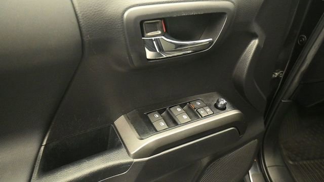 Used 2023 Toyota Tacoma TRD Off-Road AWD/4WD image 14