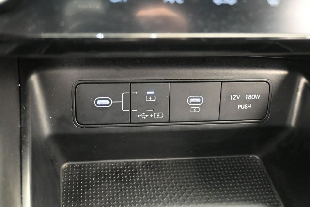 Used 2025 Hyundai Santa Cruz SEL AWD/4WD image 14