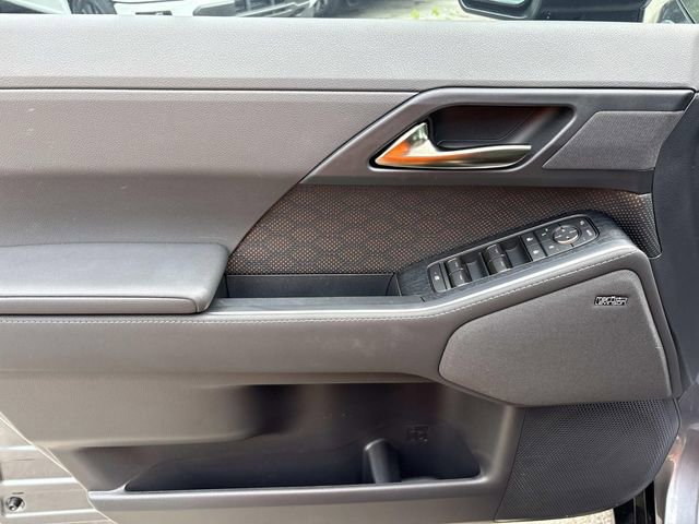 Used 2025 Lexus GX 550 w/ Accessory Package (2T) AWD/4WD image 24