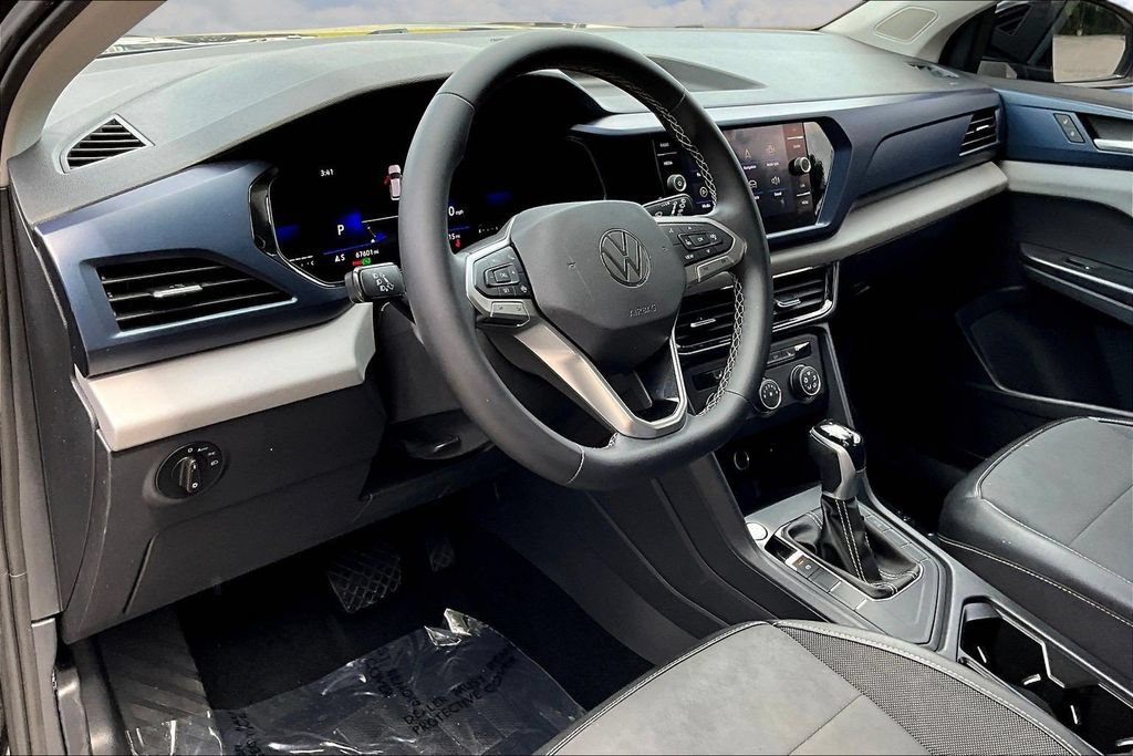 Used 2022 Volkswagen Taos SE FWD image 19