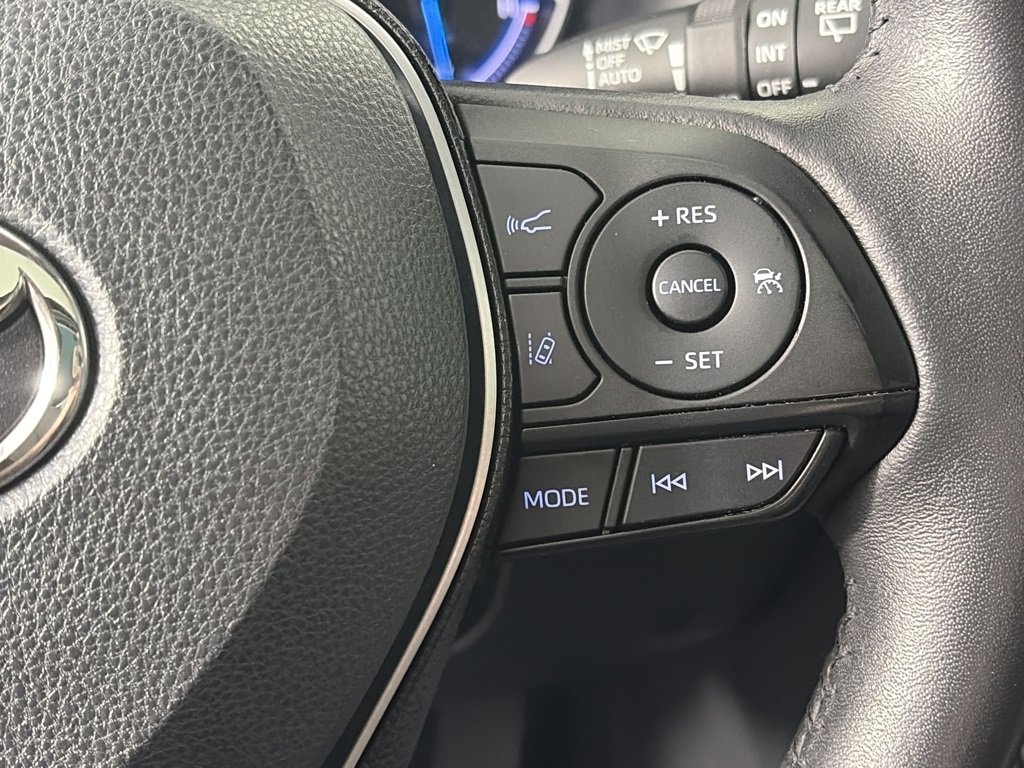 Used 2020 Toyota RAV4 Limited image 18