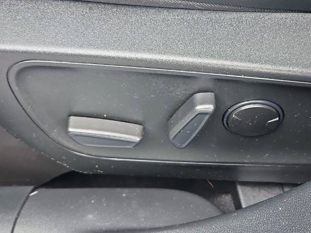 Certified 2022 Ford Escape SEL w/ SEL Stealth AWD Package image 19