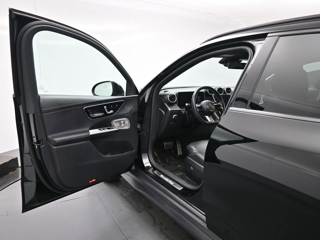 Used 2023 Mercedes-Benz GLC 300 image 34