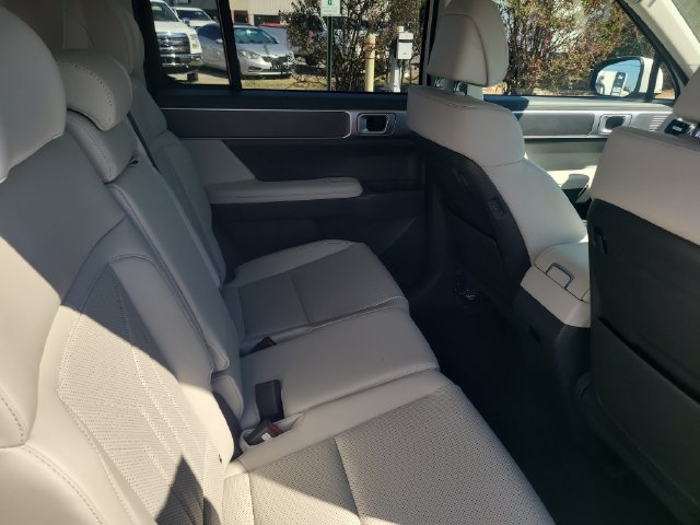 Used 2025 Hyundai Santa Fe SEL FWD image 28