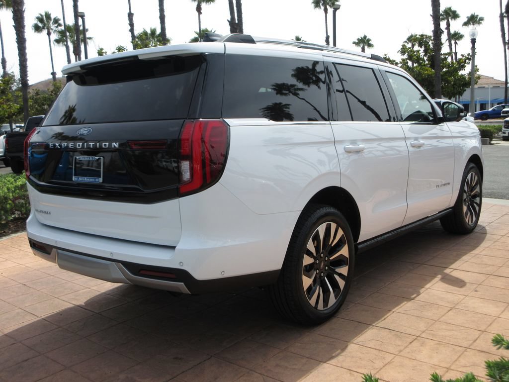 Certified 2025 Ford Expedition Platinum w/ Driver's Package AWD/4WD image 4