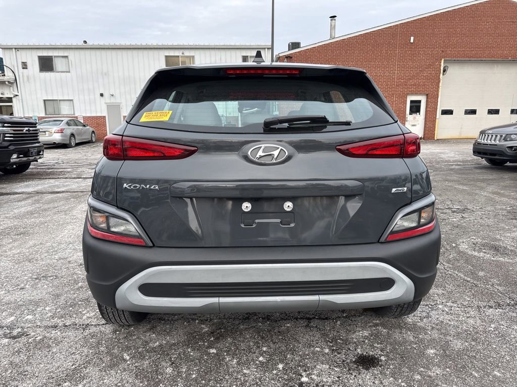Used 2023 Hyundai Kona SE image 4