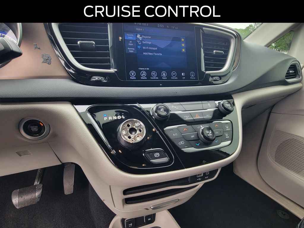 Used 2017 Chrysler Pacifica Touring-L FWD image 26