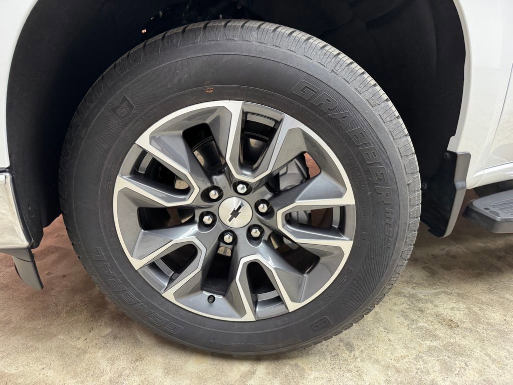 Used 2024 Chevrolet Silverado 1500 LT image 30