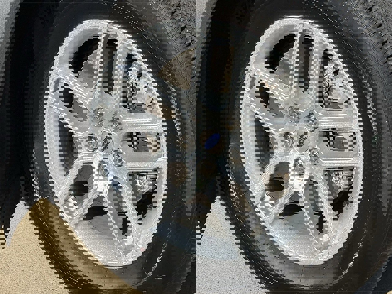 Certified 2025 Ford Explorer Active w/ Active Comfort Package image 9