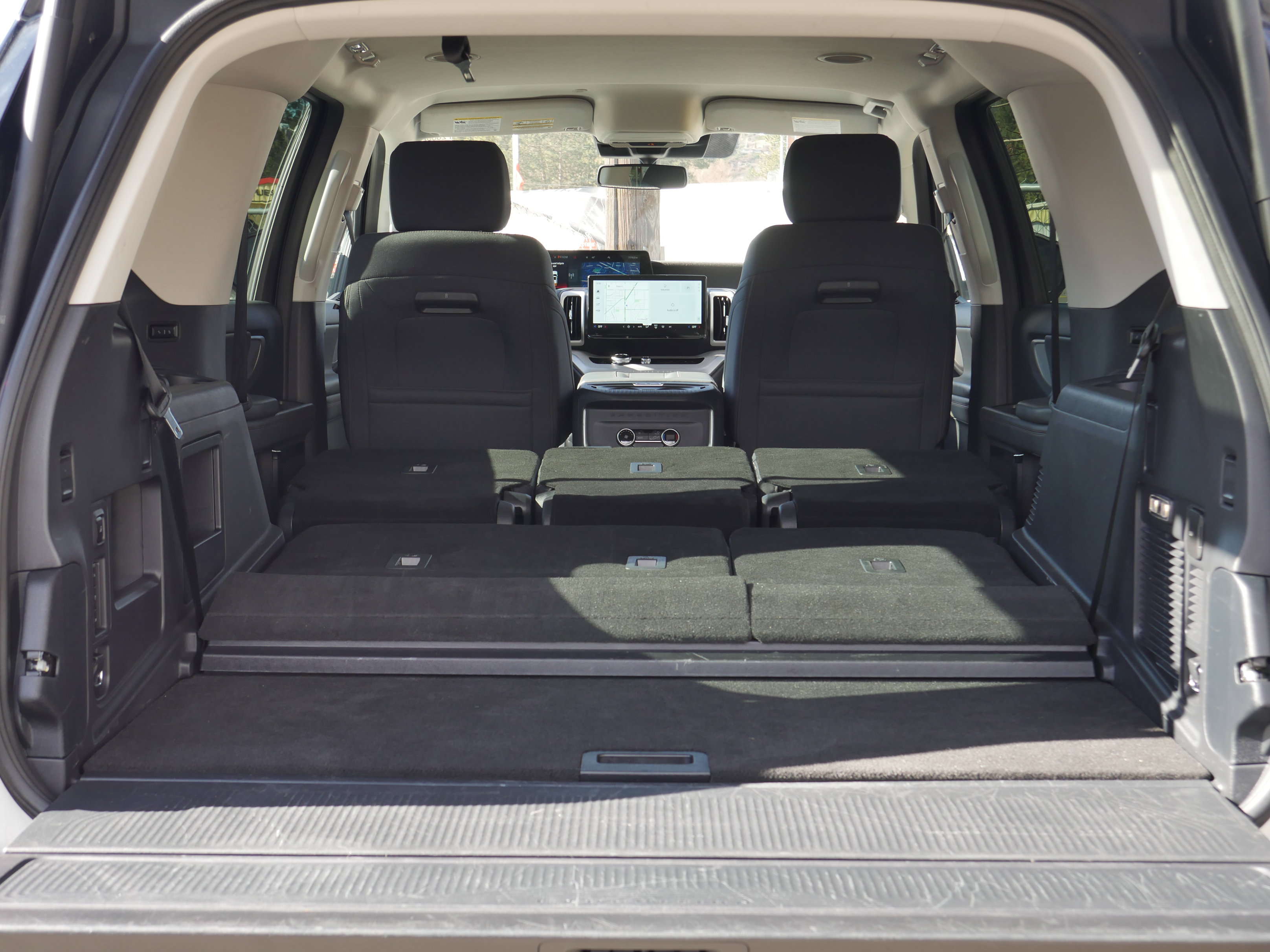 Certified 2025 Ford Expedition Active AWD/4WD image 24