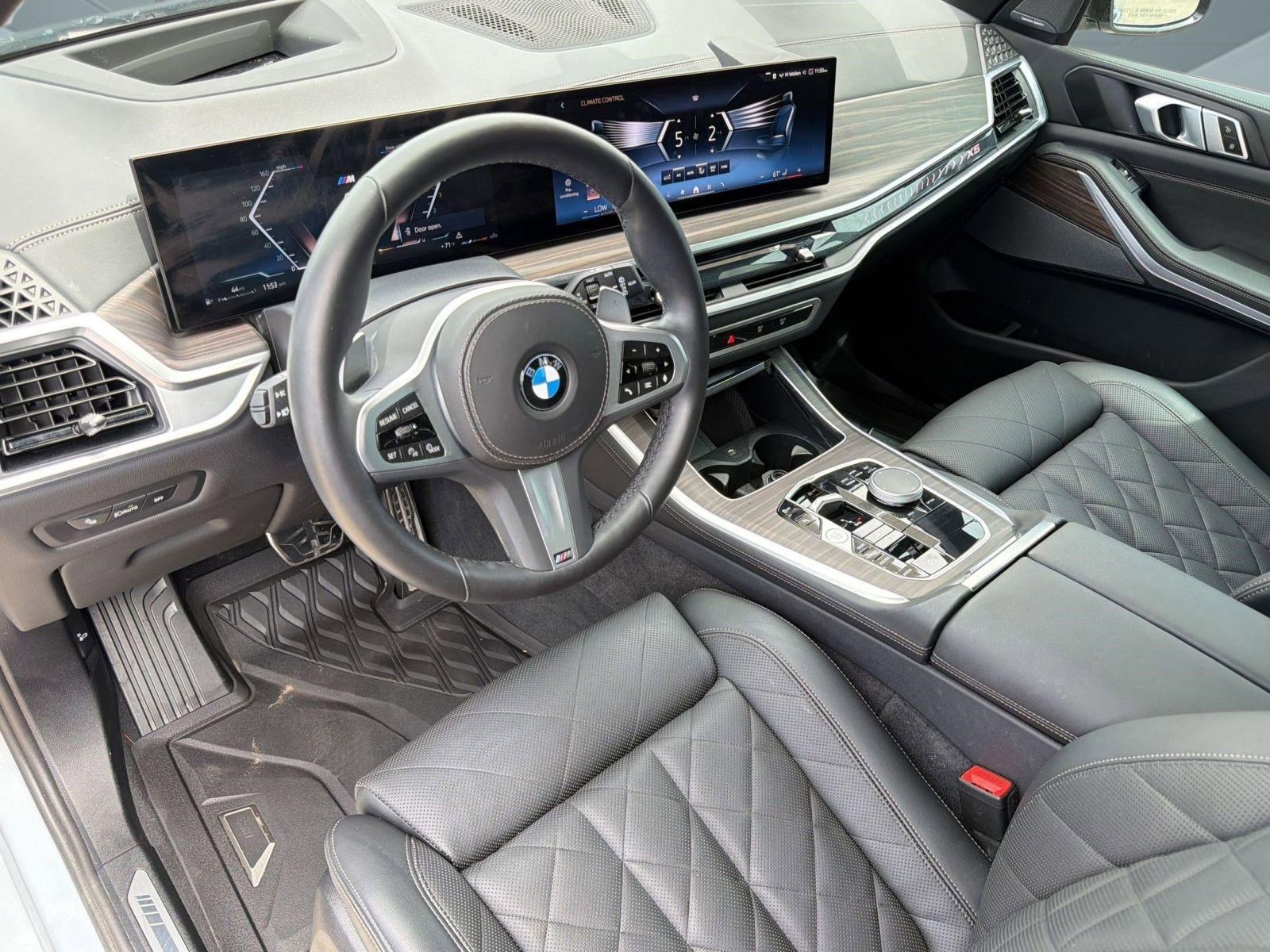 Used 2025 BMW X5 sDrive40i w/ M Sport Package RWD image 4