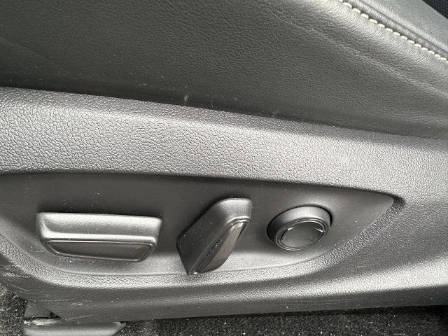 Used 2025 Toyota Crown Signia image 14