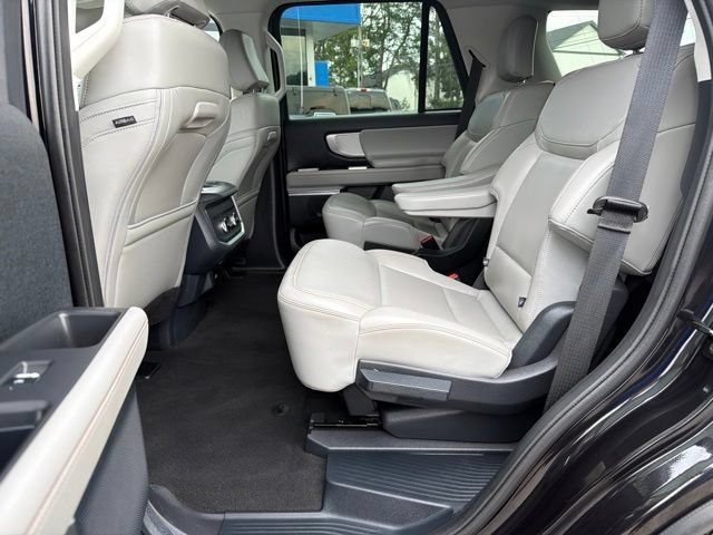 Certified 2025 Ford Expedition Active AWD/4WD image 40