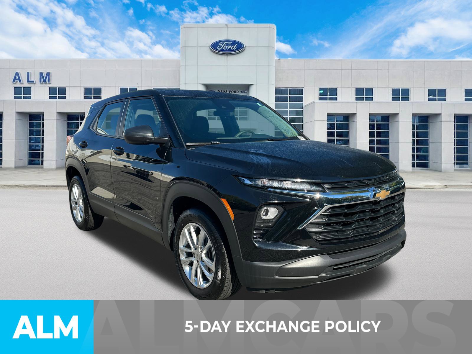Used 2026 Chevrolet TrailBlazer LS FWD image 3