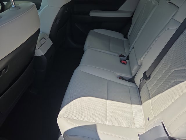Used 2025 Hyundai Santa Fe SEL AWD/4WD image 13