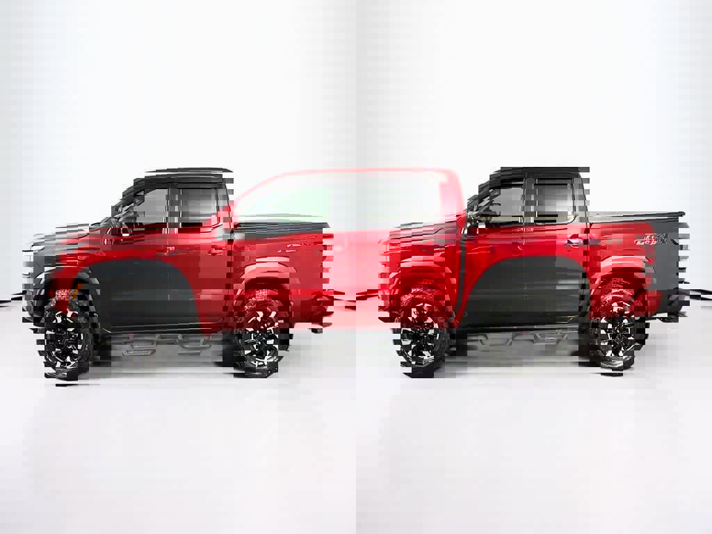 Used 2023 Nissan Frontier PRO-4X w/ Technology Package image 2