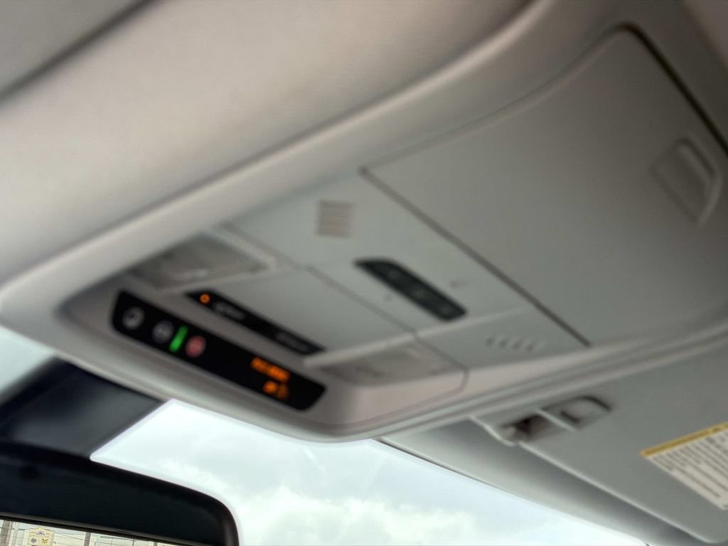 Used 2021 Chevrolet Blazer LT FWD image 26