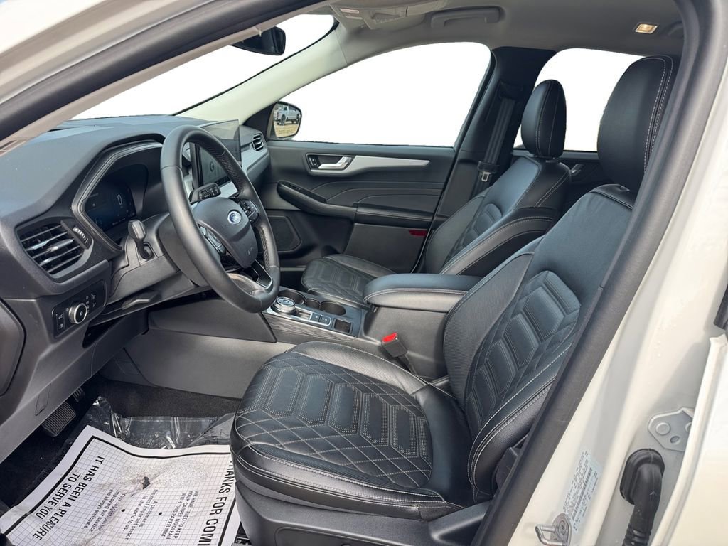 Certified 2024 Ford Escape Platinum w/ Premium Technology Package image 14