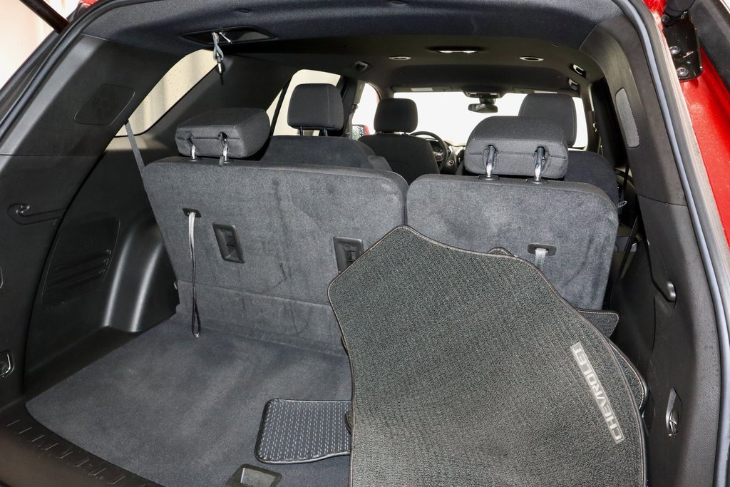 Used 2023 Chevrolet Traverse LT image 13