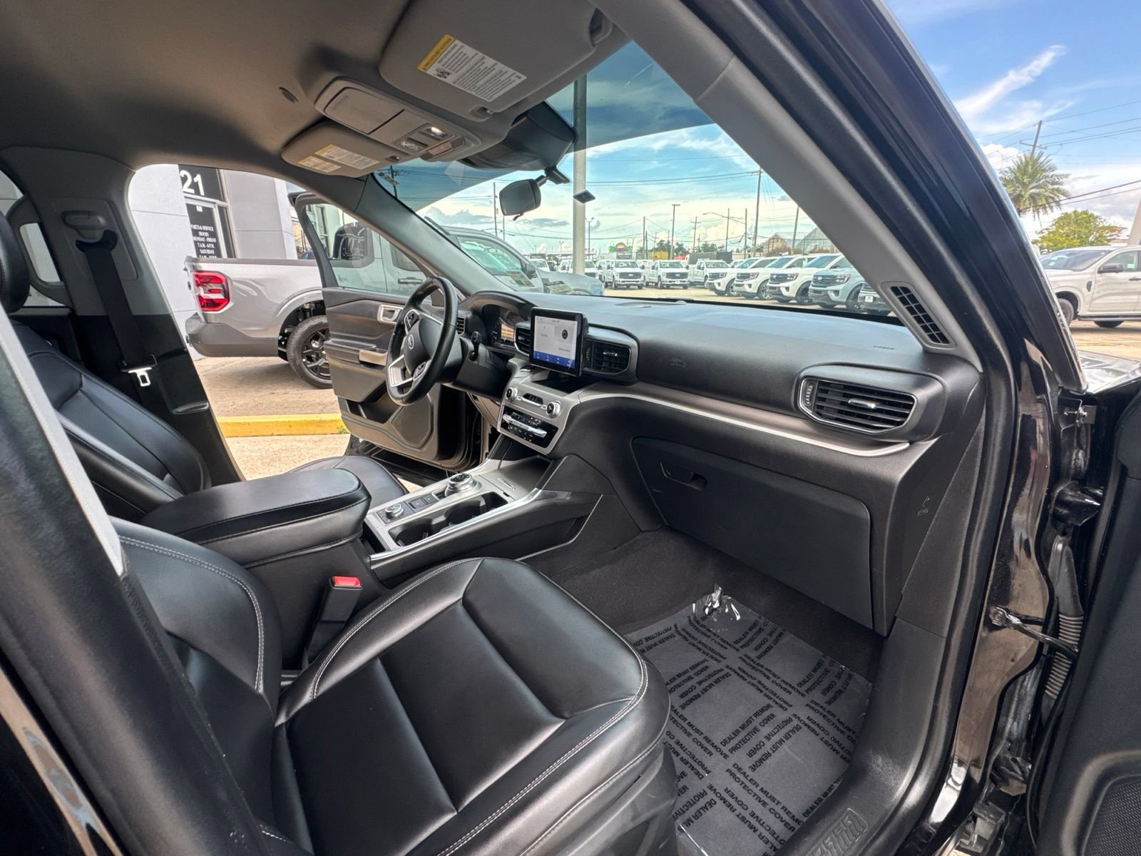 Certified 2023 Ford Explorer XLT w/ Equipment Group 202A AWD/4WD image 17