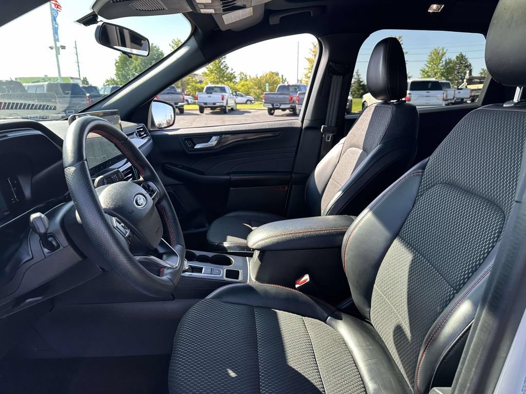 Certified 2024 Ford Escape ST-Line w/ Tech Pack #1 AWD/4WD image 10