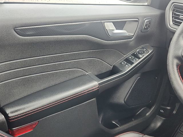 Certified 2023 Ford Escape ST-Line Select w/ Tech Pack #2 image 11