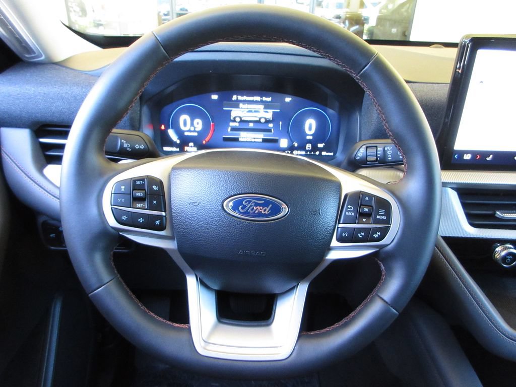 Certified 2025 Ford Explorer Active RWD image 14