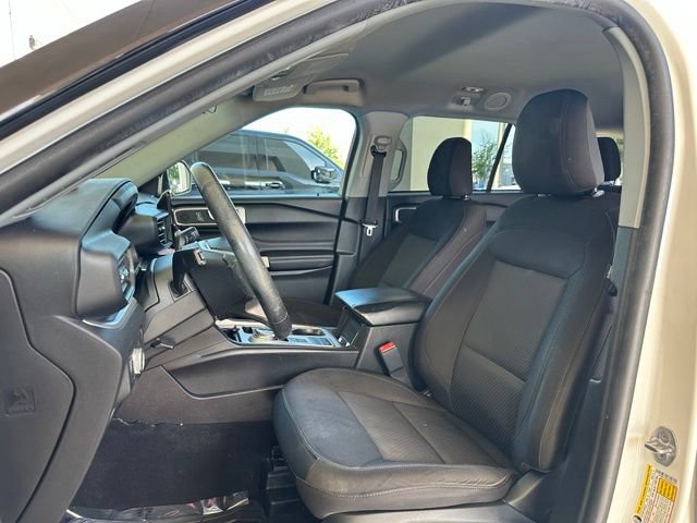 Certified 2022 Ford Explorer XLT w/ Class IV Trailer Tow Package RWD image 14
