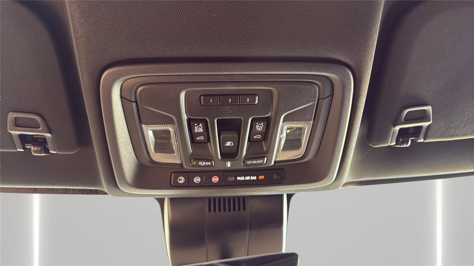 Used 2024 Chevrolet Silverado 2500 ZR2 w/ Technology Package AWD/4WD image 28