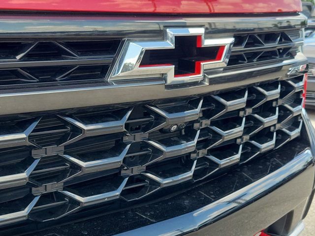 Used 2023 Chevrolet Silverado 1500 ZR2 w/ Technology Package image 7