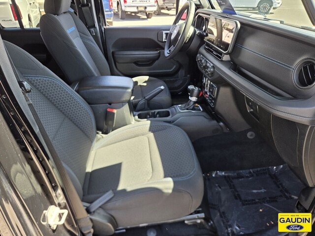 Used 2024 Jeep Wrangler Unlimited Rubicon 4xe AWD/4WD image 16