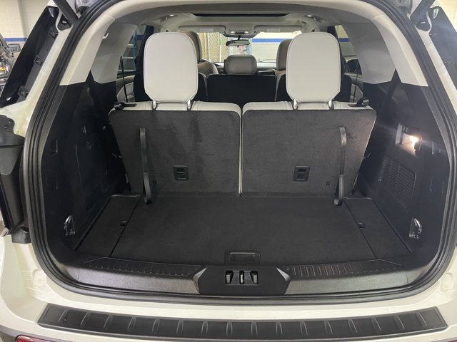 Certified 2025 Ford Explorer Active w/ Active Comfort Package AWD/4WD image 20