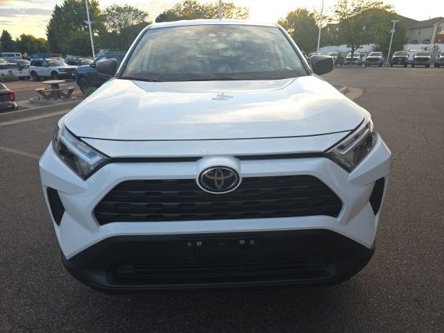 Used 2025 Toyota RAV4 LE AWD/4WD image 9