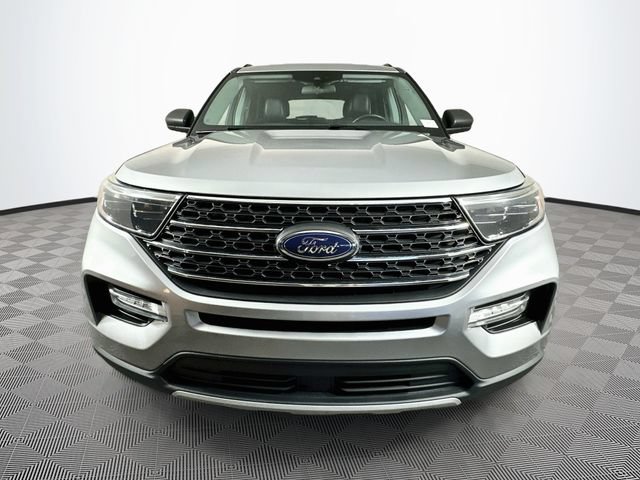 Certified 2022 Ford Explorer XLT w/ Equipment Group 202A AWD/4WD image 5